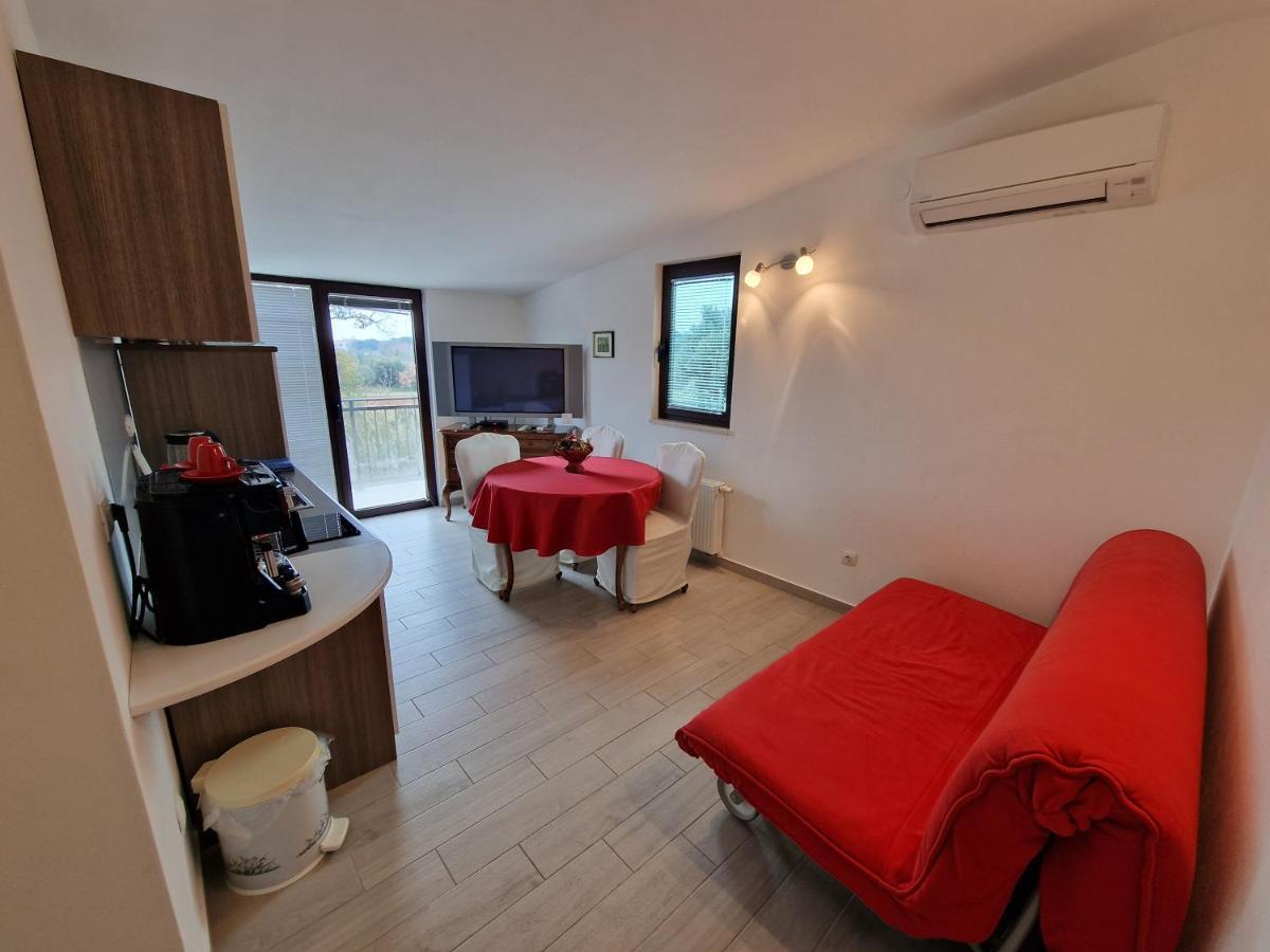 Keser Apartments Rovigno Esterno foto