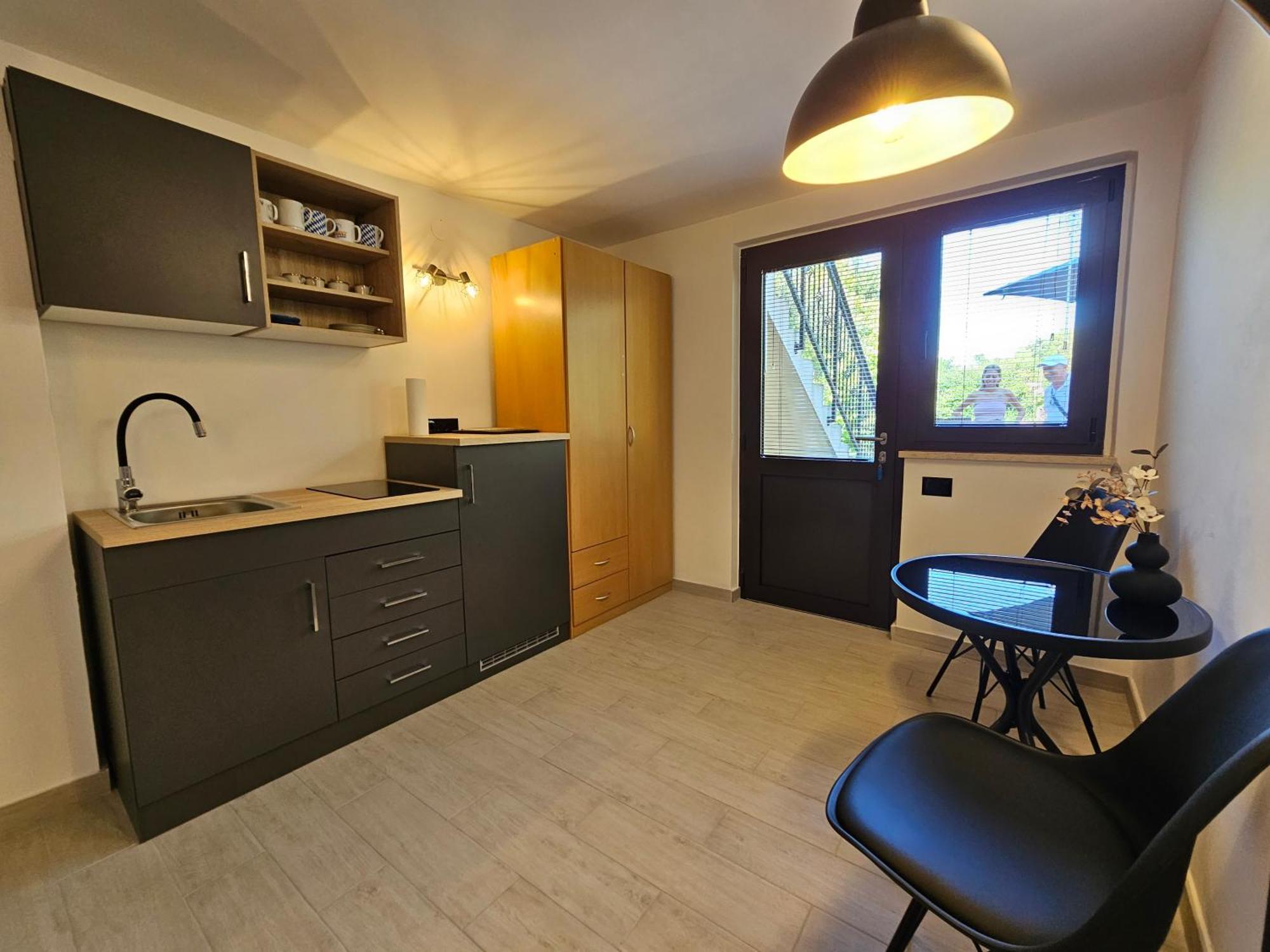 Keser Apartments Rovigno Esterno foto