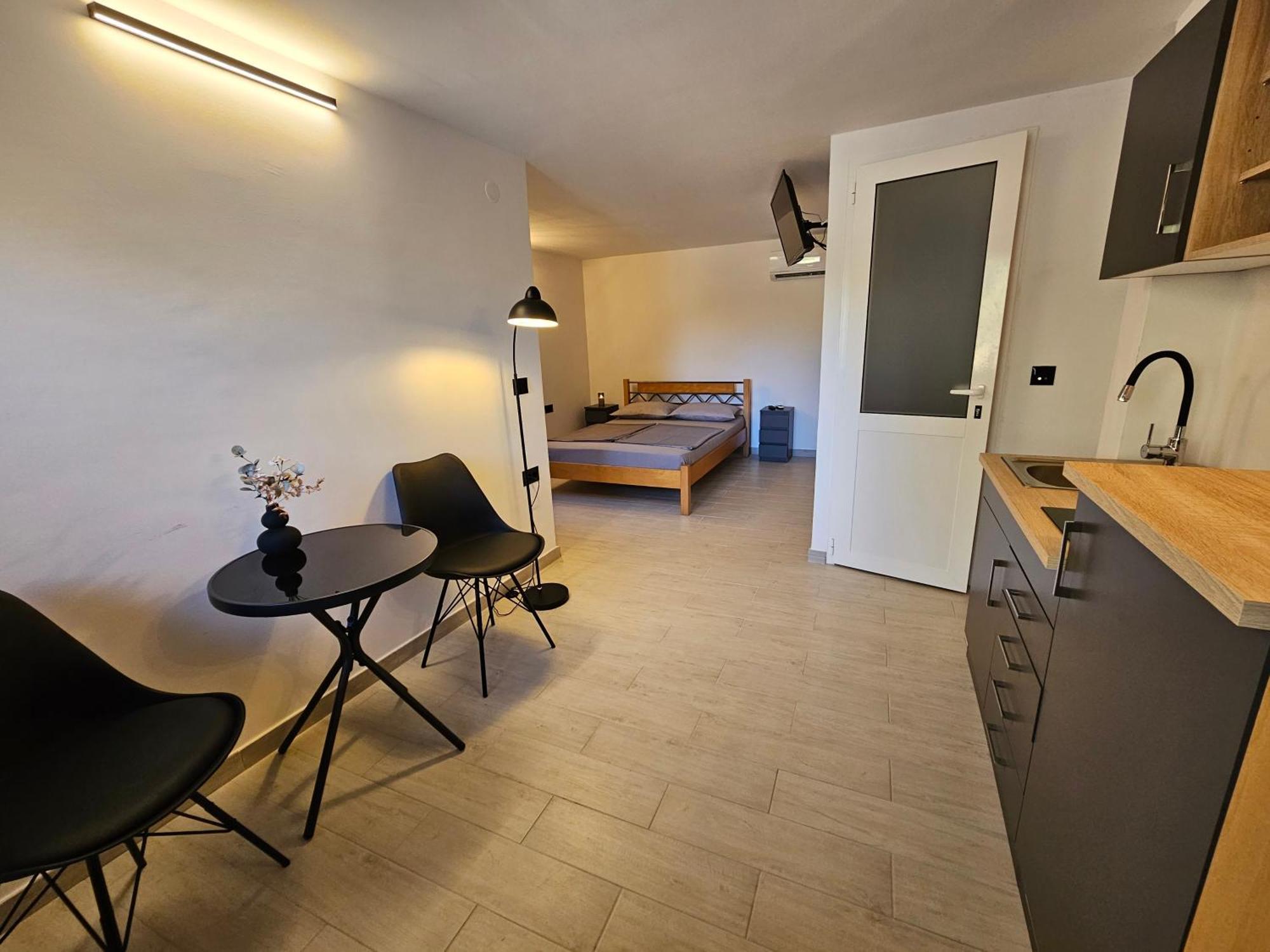 Keser Apartments Rovigno Esterno foto