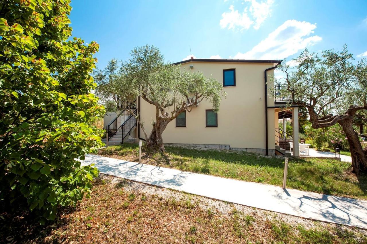 Keser Apartments Rovigno Esterno foto