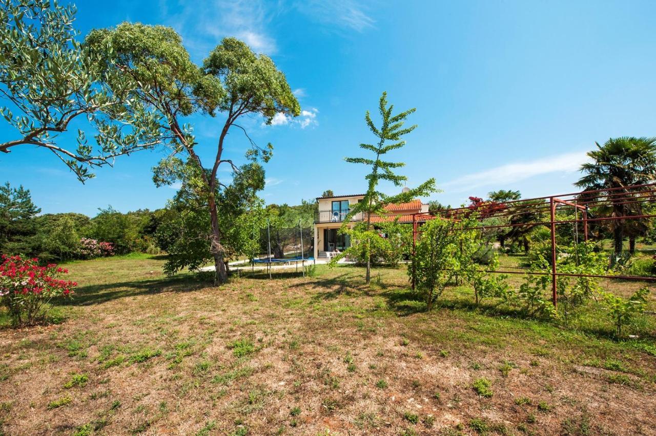Keser Apartments Rovigno Esterno foto