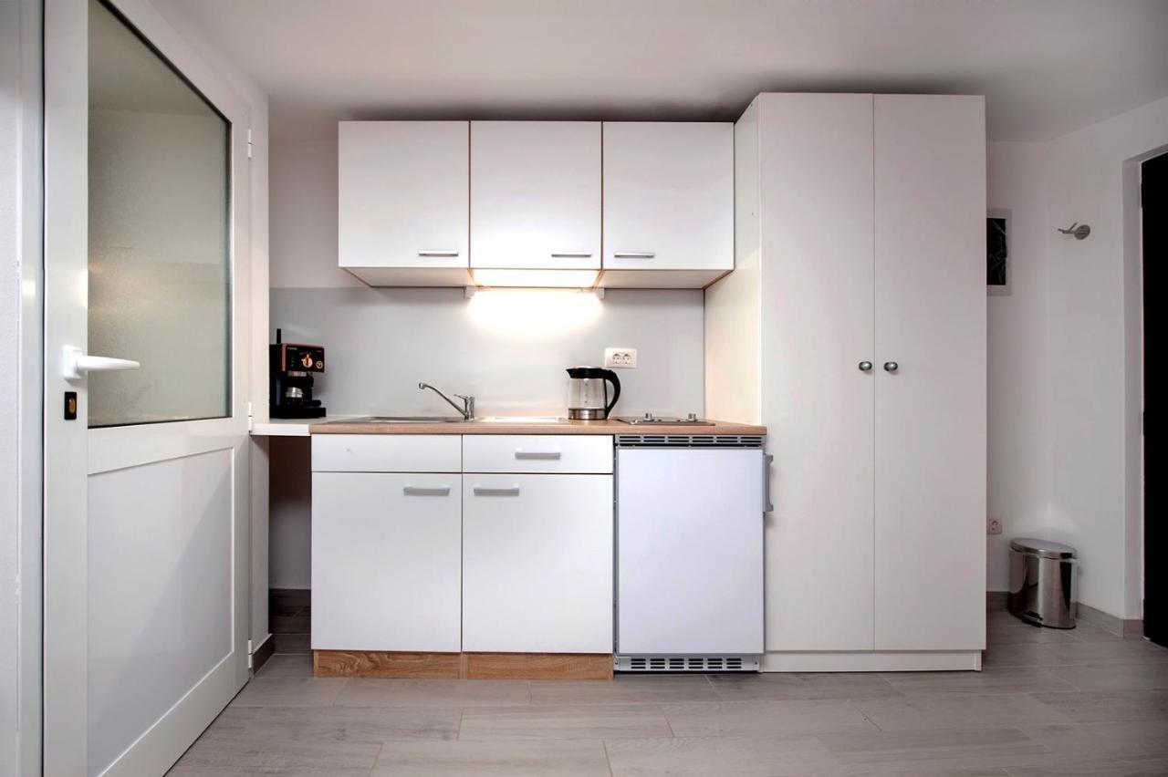 Keser Apartments Rovigno Esterno foto